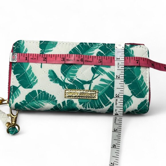 Simply Southern Palm Print Clutch | Green & White with Pink Lining - Picture 5 of 5